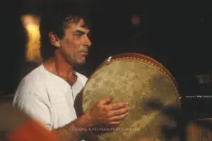 Grateful Dead drummer Mickey Hart plays tar 1994