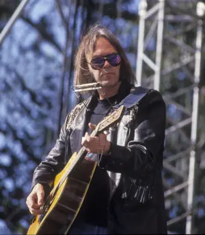 susana-millman-photo-of-neil-young-at-bill-graham-memorial-1991